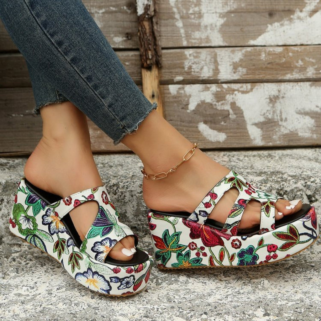 Ausgeschnittene florale Peep Toe Sandalen