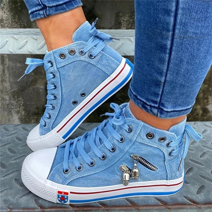 Hochgeschnittene Denim-Sneakers zum Schnüren