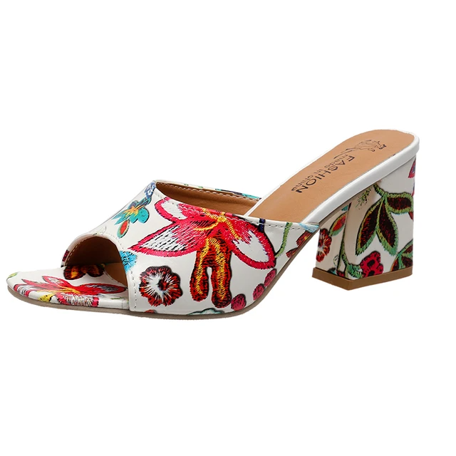 Sandalen im floralen Stil Schuhe mit klobigem Absatz