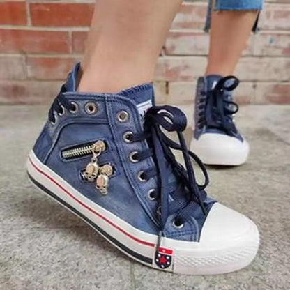 Hochgeschnittene Denim-Sneakers zum Schnüren