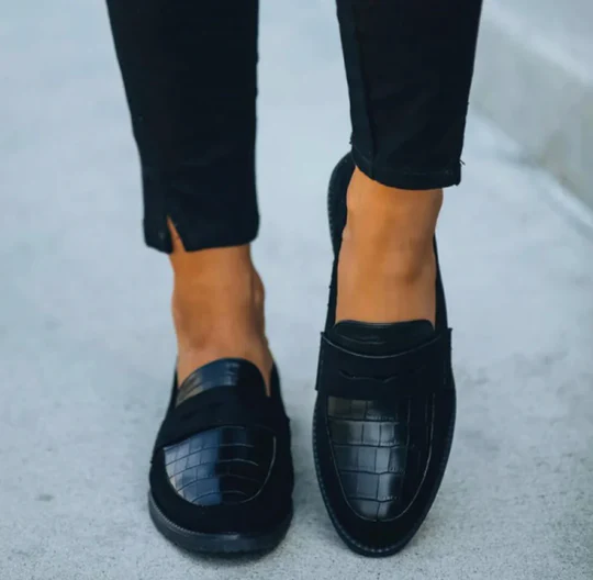 Flache Loafer aus Leder mit runder Zehe