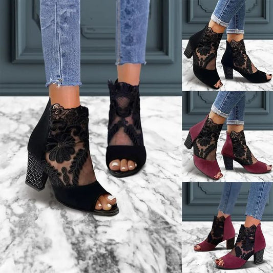 Luxe Schwarze Ankle High Heels mit Spitze