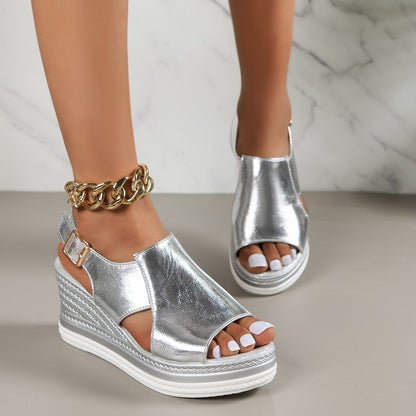 Metallic-Leder-Keilsandalen