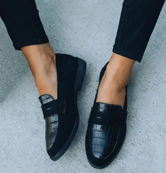 Flache Loafer aus Leder mit runder Zehe