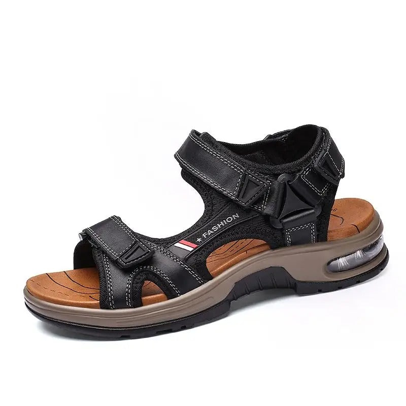 Einfache und atmungsaktive Sandalen für Männer