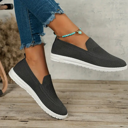 Moderne und luftige Slip-on-Sneakers