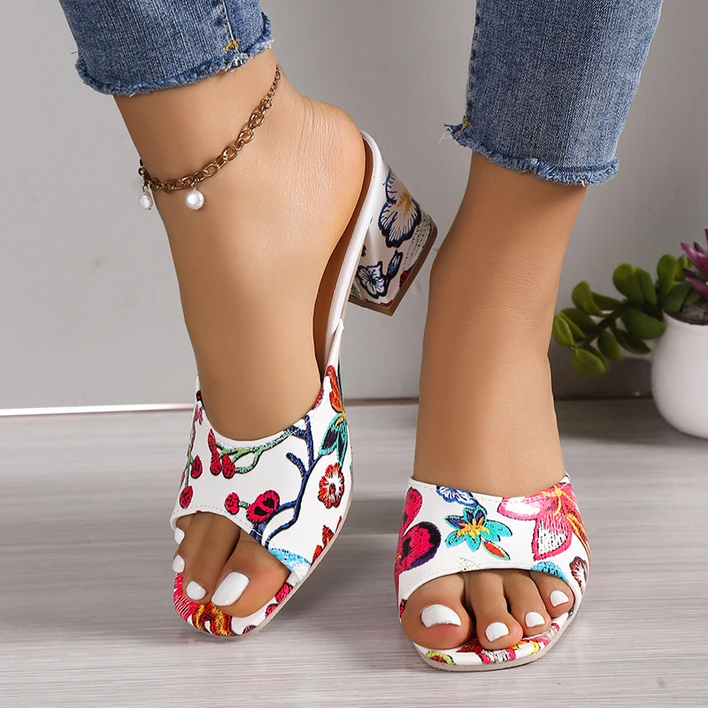 Sandalen im floralen Stil Schuhe mit klobigem Absatz