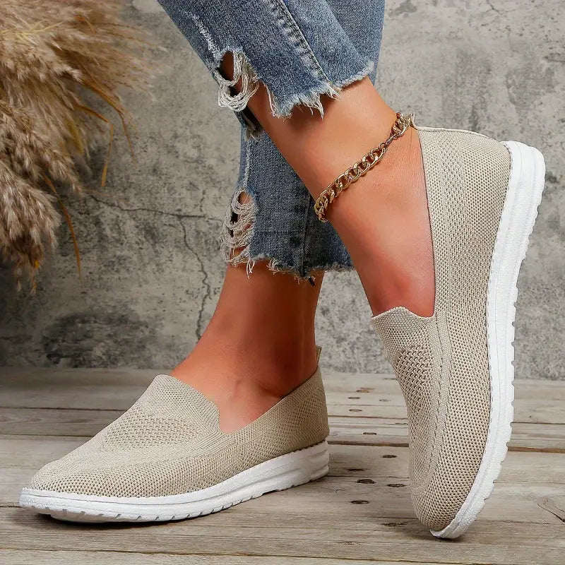 Moderne und luftige Slip-on-Sneakers