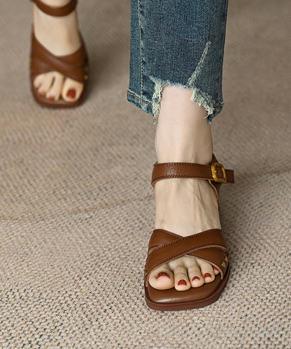 Braune Cross Strap Peep Toe Sandalen