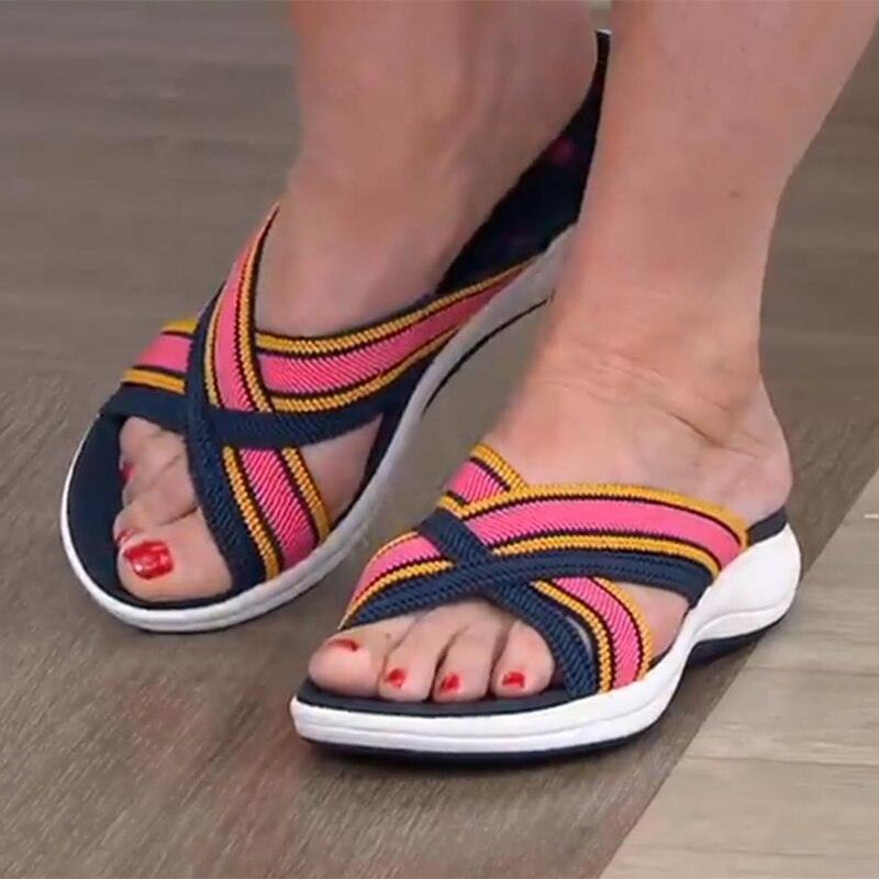 Sommer-Sandalen mit Kreuzriemen für draußen