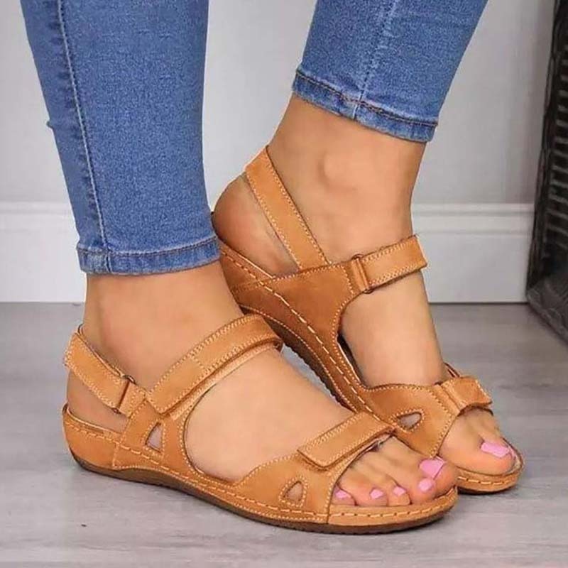 Modische Sommer-Sandalen