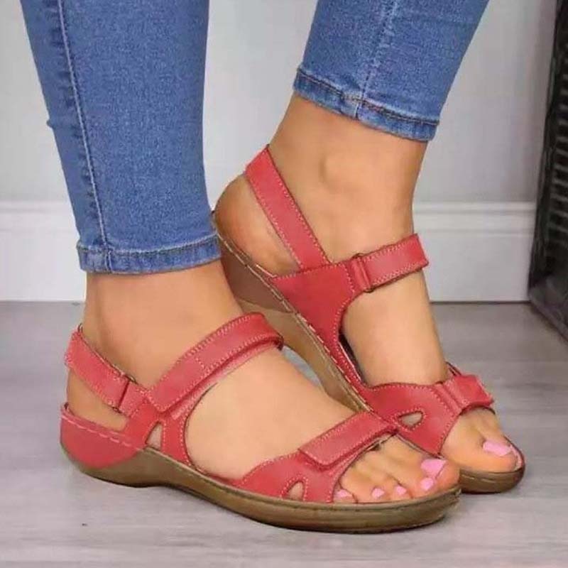 Modische Sommer-Sandalen