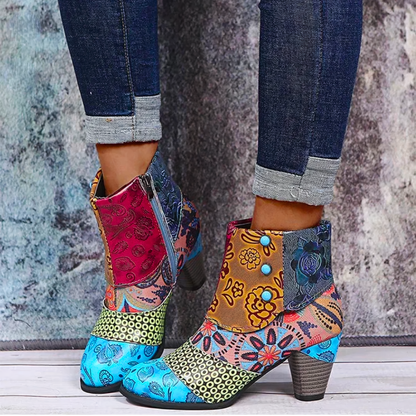 Gelbe & rote Patchwork-Stiefelette mit Blumenmuster