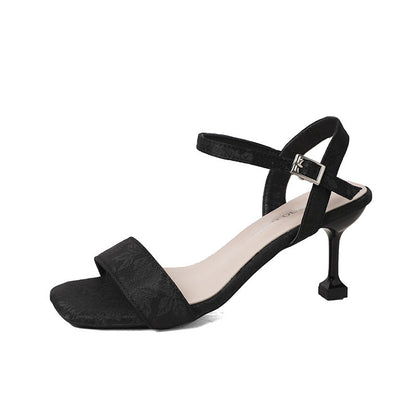 Stylische und frische Sandalen