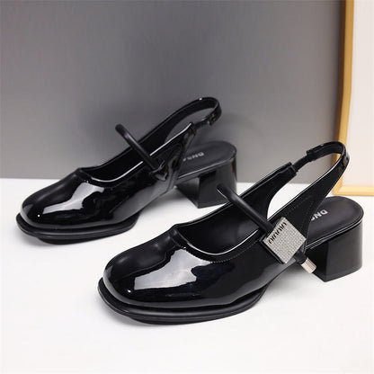 Moderne und coole Sandalen