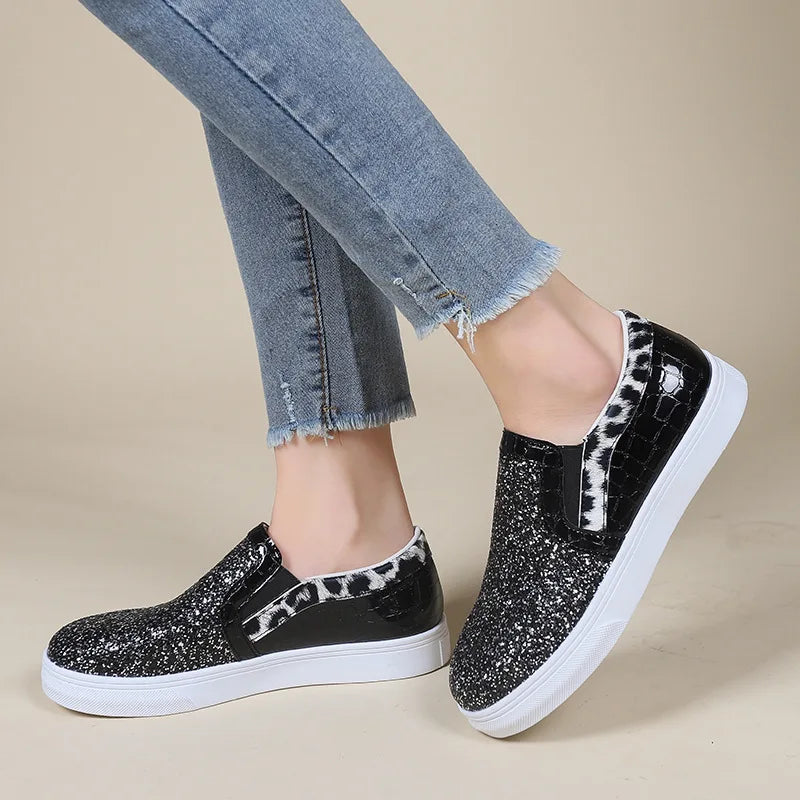 Flache Loafers mit Glitzerpailletten