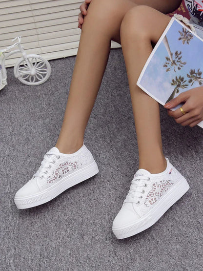 Bequeme weiße Daisy Sneakers für Damen