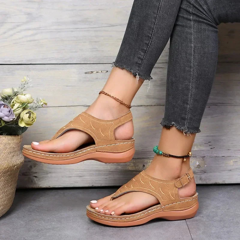 Wedge-Zehenstegsandalen für Frauen