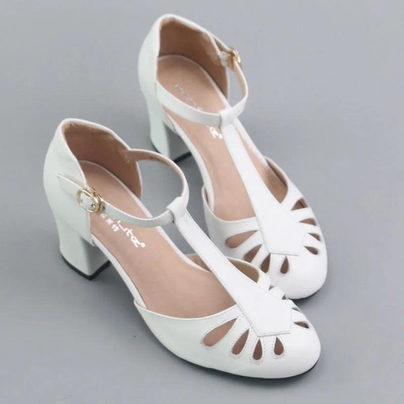 Elegante Retro-Sandalen mit halbhohem Absatz