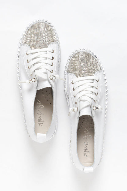 Sneakers mit flachem Boden und Strass