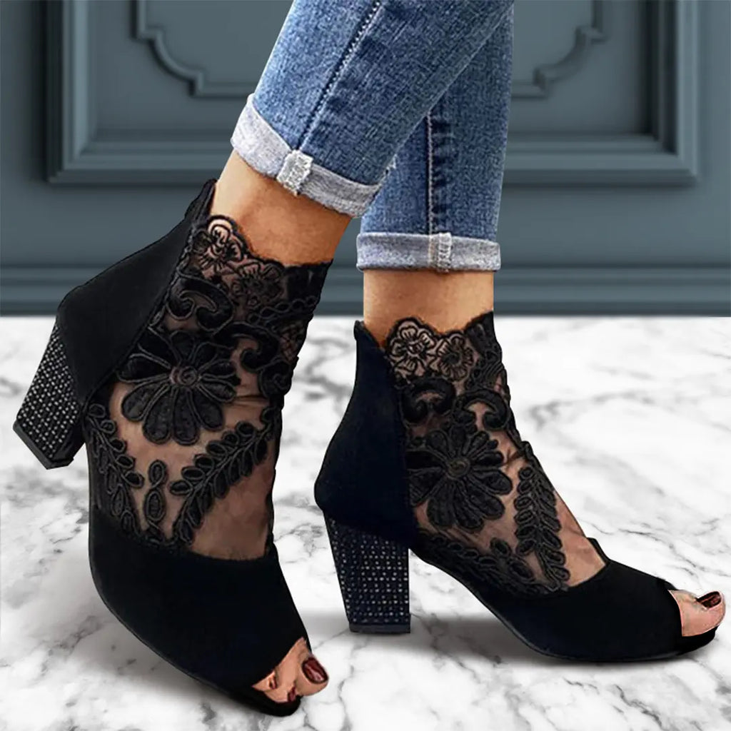 Luxe Schwarze Ankle High Heels mit Spitze