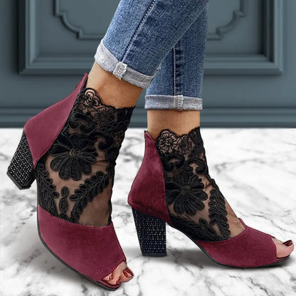 Luxe Schwarze Ankle High Heels mit Spitze