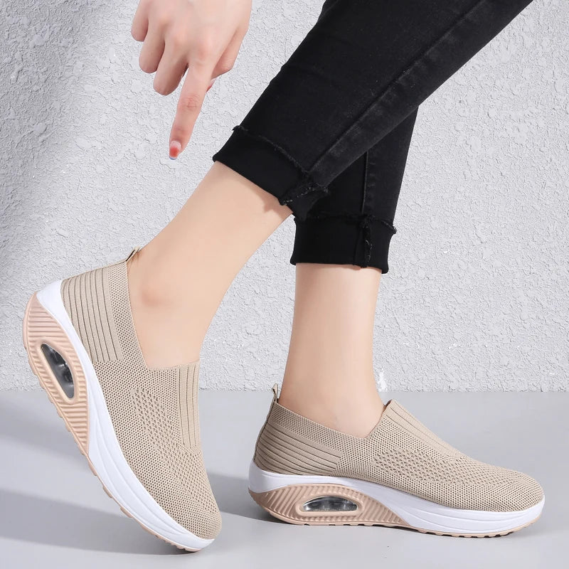 Elegante und luftige Sommer-Sneakers