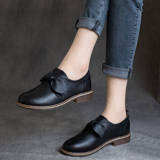 Klassische Loafers aus Leder mit runder Spitze