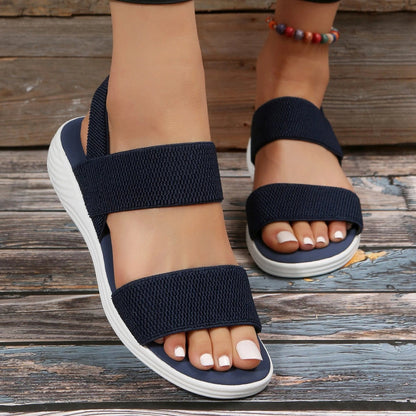 Flache Damen-Sandalen mit doppeltem Riemen